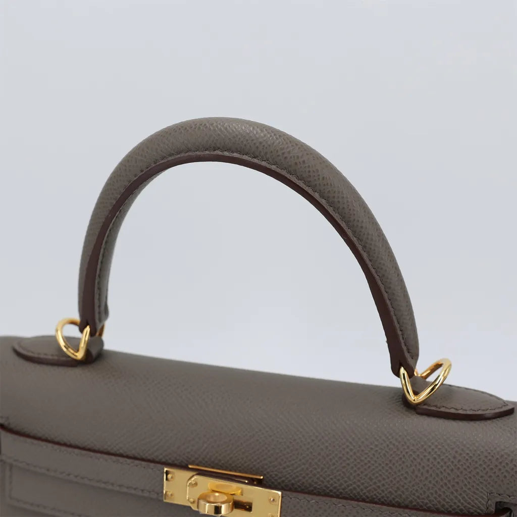 HERMÈS Kelly 25 Sellier Etain (8F) Epsom Gold hardware B (2023)