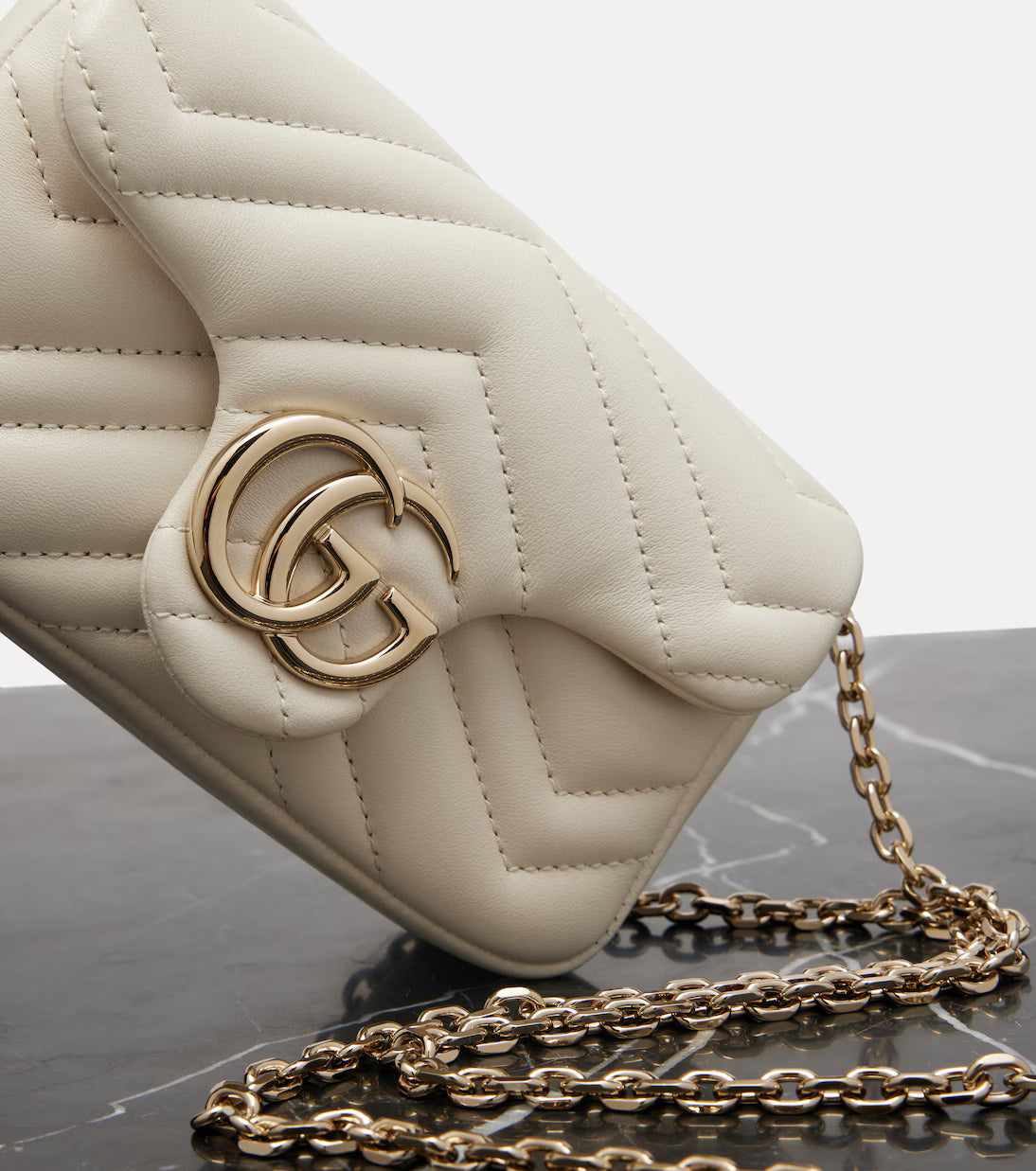 Gucci GG Marmont Mini leather shoulder bag 2025