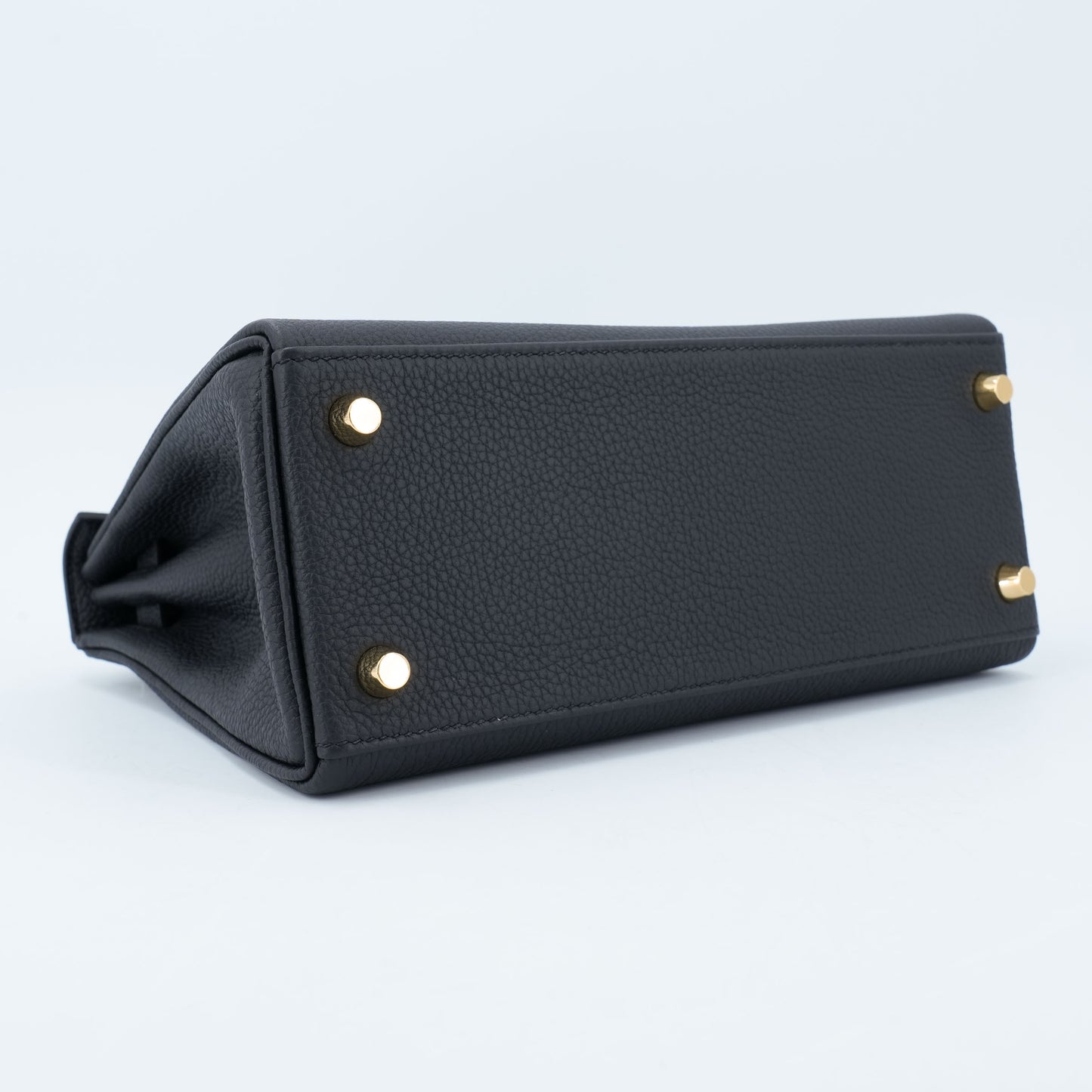 HERMÈS Kelly 25 Noir (89) Togo Gold hardware K (2025)