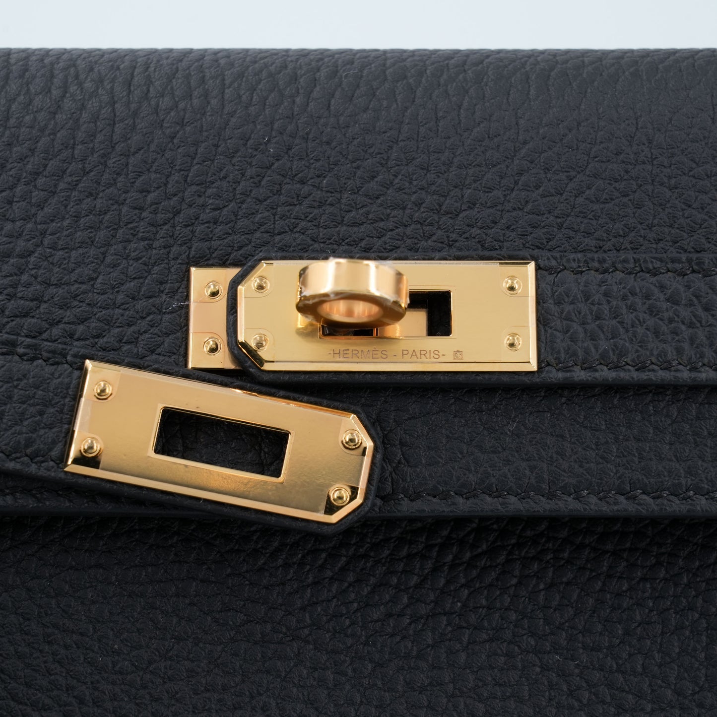 HERMÈS Kelly 25 Noir (89) Togo Gold hardware K (2025)