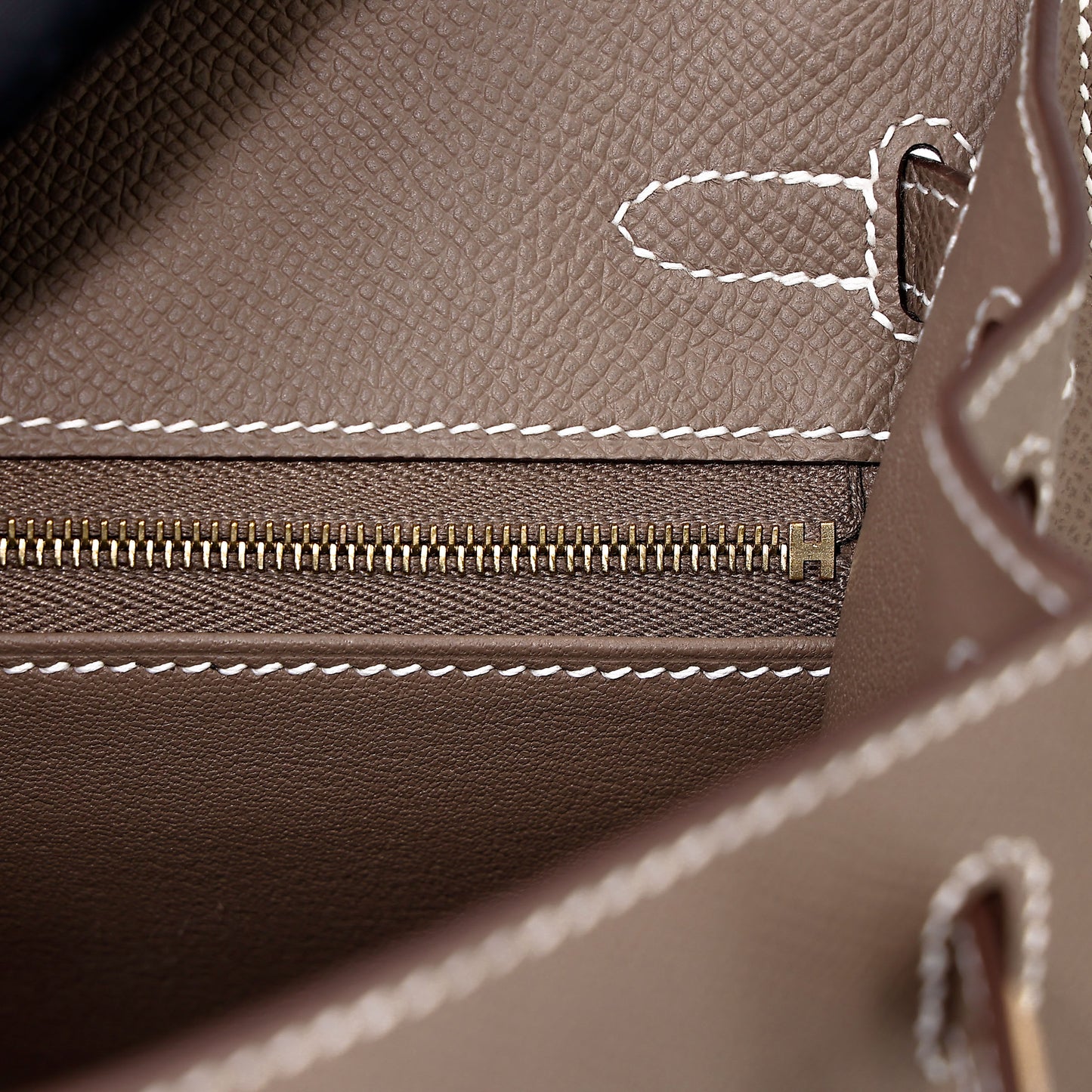 HERMÈS Kelly 25 Sellier Etoupe (18) Epsom Gold hardware K (2025)