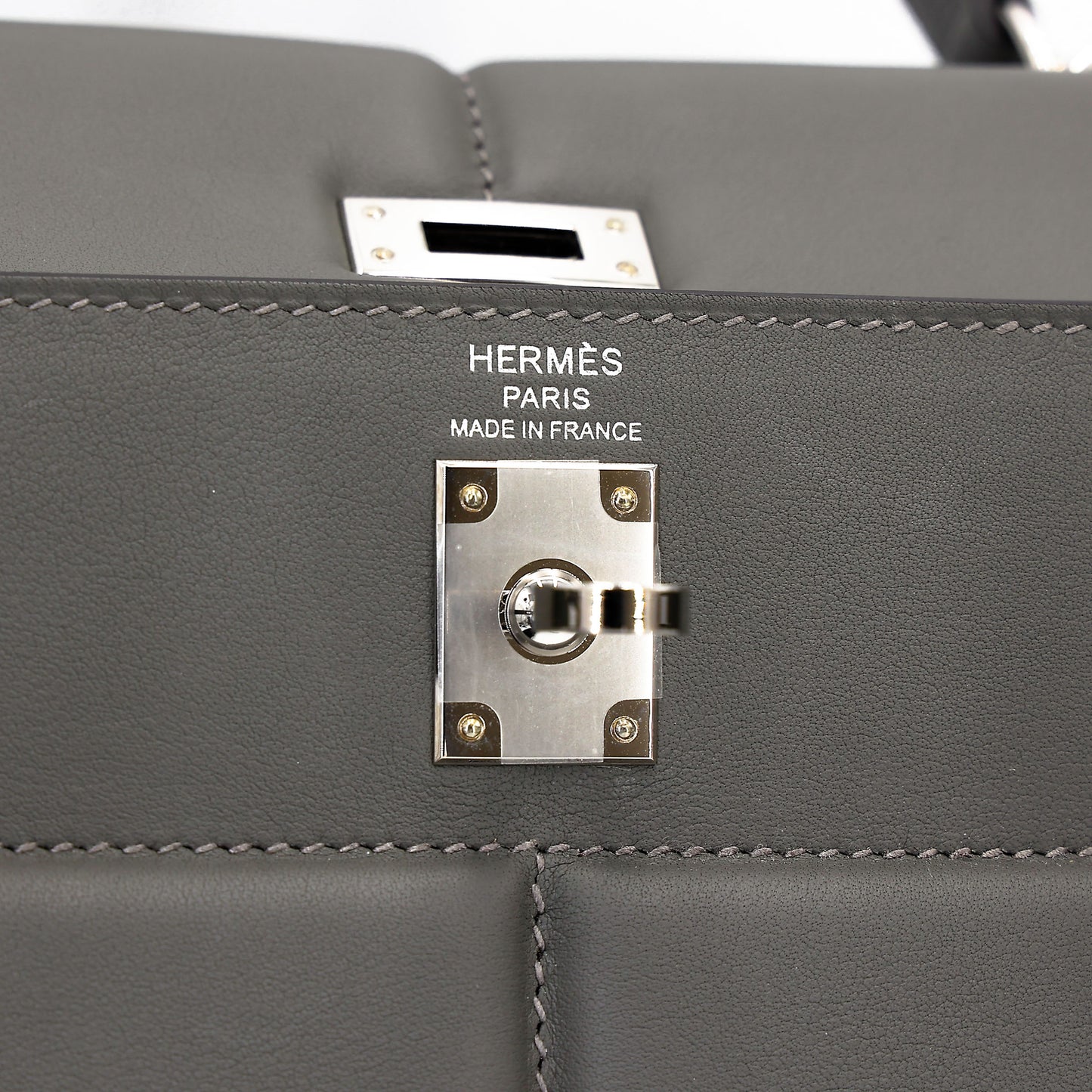 HERMÈS Limited Edition Kelly 25 Padded Sellier Gris Meyer (0L) Swift Palladium hardware B (2023)