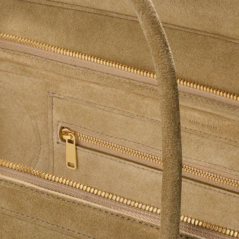 Celine MEDIUM NEW LUGGAGE IN SUPPLE SHINY LAMBSKIN 2025