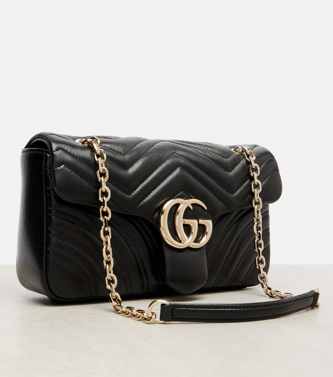 Gucci GG Marmont Medium leather shoulder bag 2025