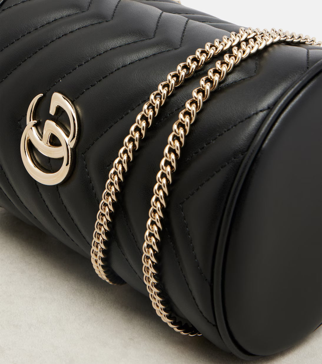 Gucci GG Marmont Small leather bucket bag 2025