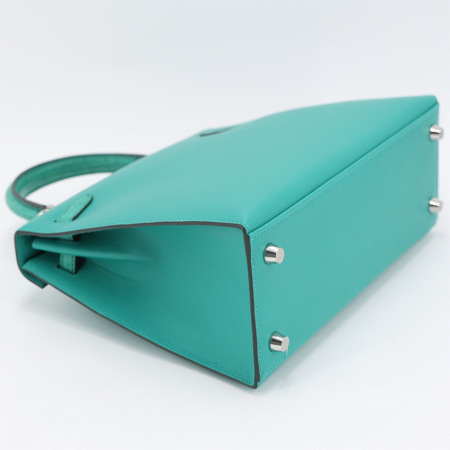 HERMÈS Kelly 25 Sellier Touch Vert Jade (O6) Madame Alligator Palladium hardware W (2024)